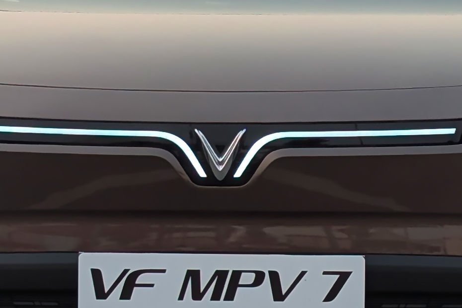 VF MPV 7 Gallery Image