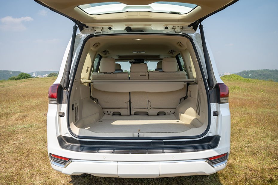 Land Cruiser 300 Gallery Image