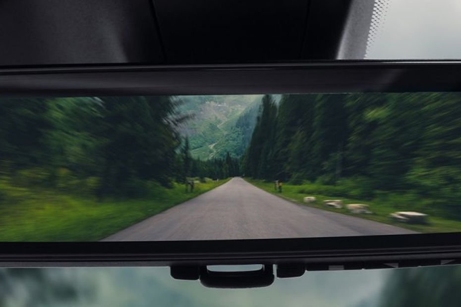 Grand Cherokee Gallery Image
