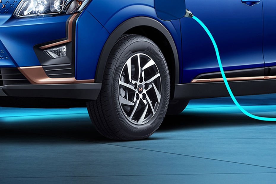 XUV400 EV Gallery Image