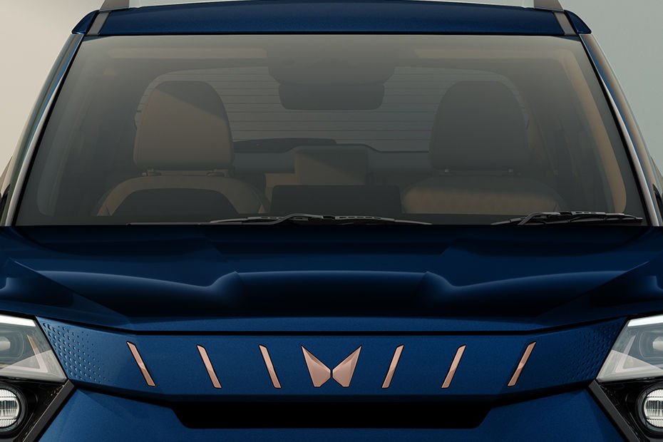XUV 3XO Gallery Image