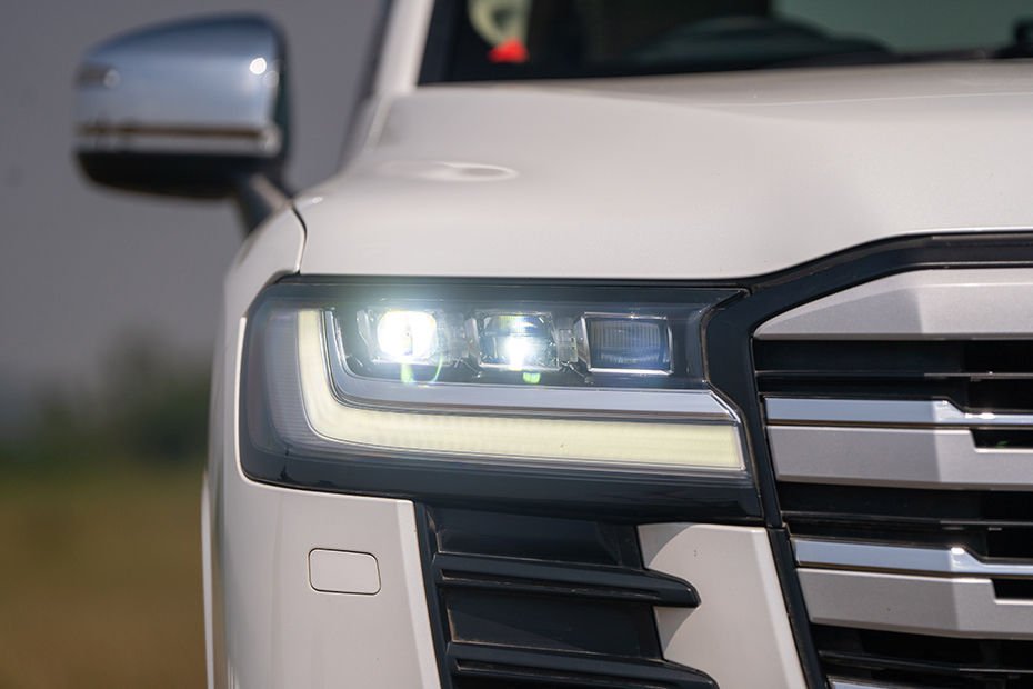 Land Cruiser 300 Gallery Image
