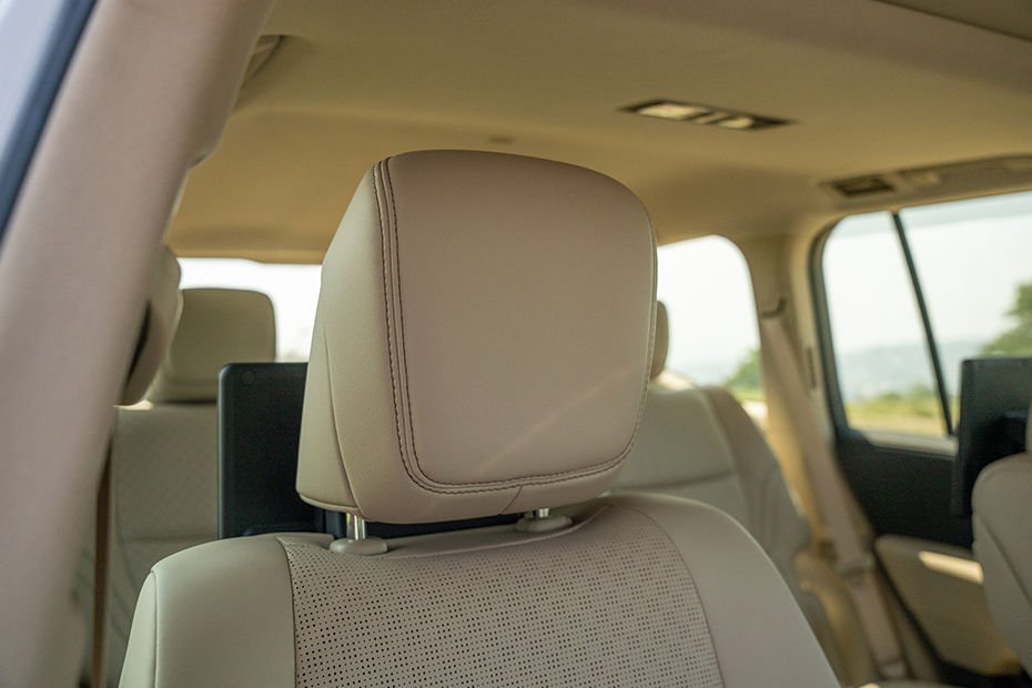 Land Cruiser 300 Gallery Image