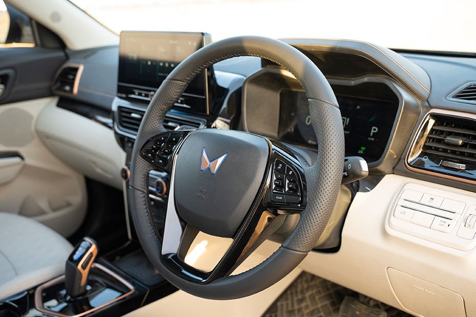 XUV 3XO Gallery Image