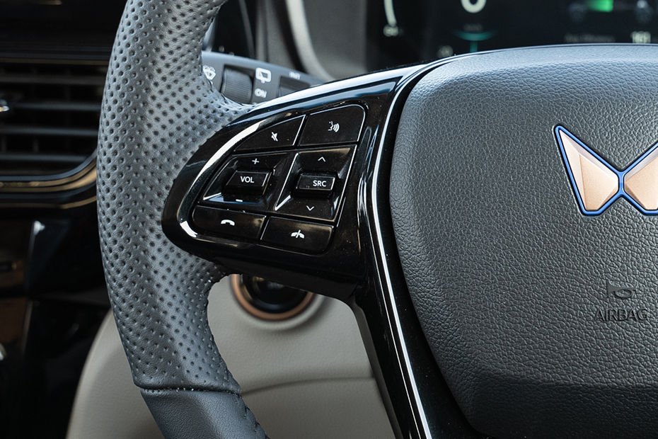 XUV 3XO Gallery Image