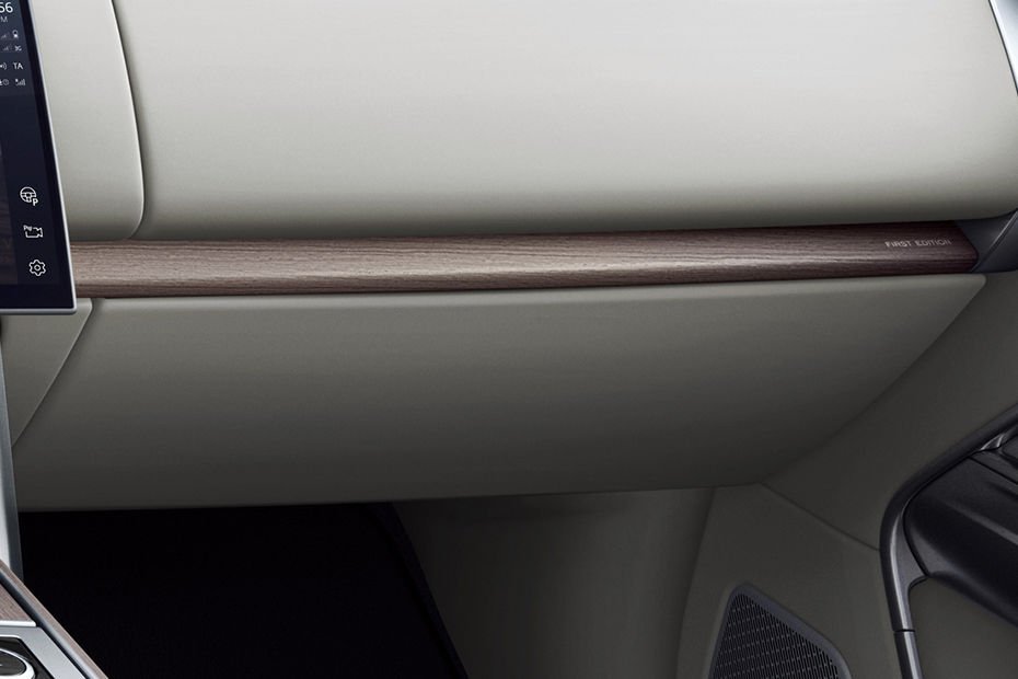Range Rover Gallery Image